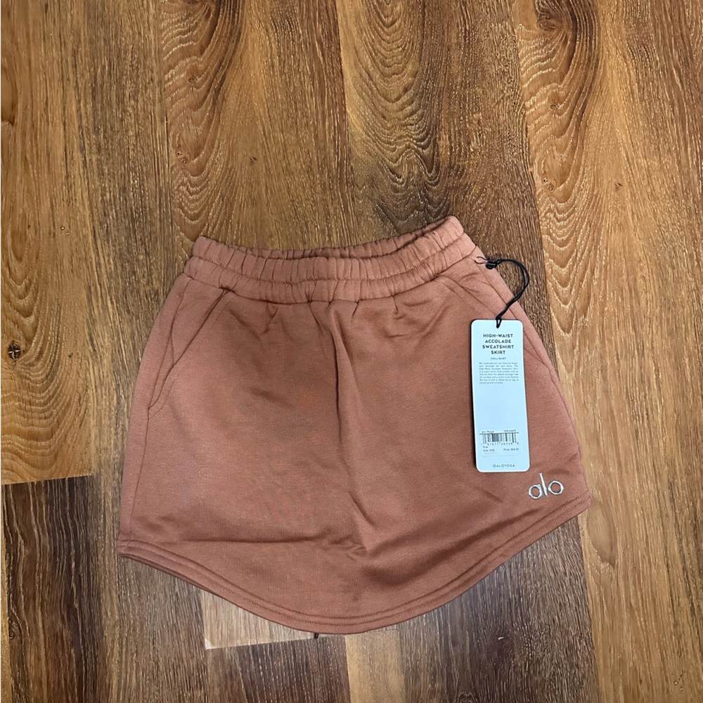 alo yoga high-waist accolade sweatshirt skirt